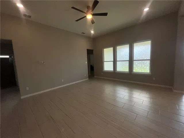 $2,400 | 3513 Pineda Street, Corpus Christi, TX 78414