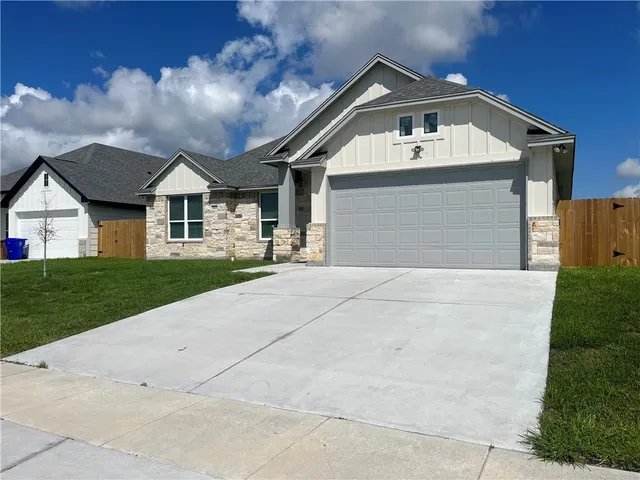 $2,400 | 3513 Pineda Street, Corpus Christi, TX 78414