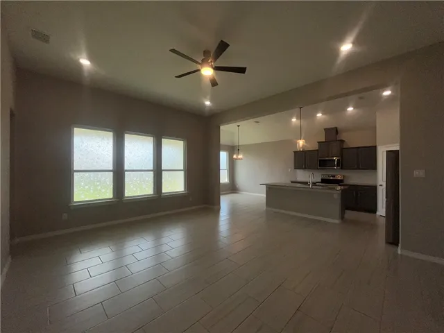 $2,400 | 3513 Pineda Street, Corpus Christi, TX 78414