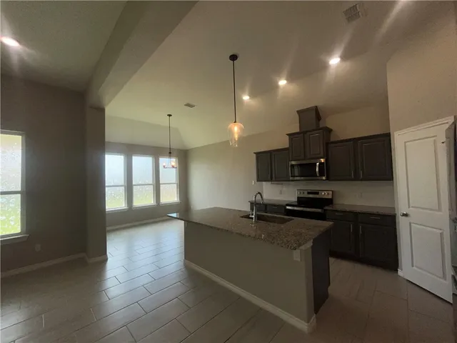 $2,400 | 3513 Pineda Street, Corpus Christi, TX 78414