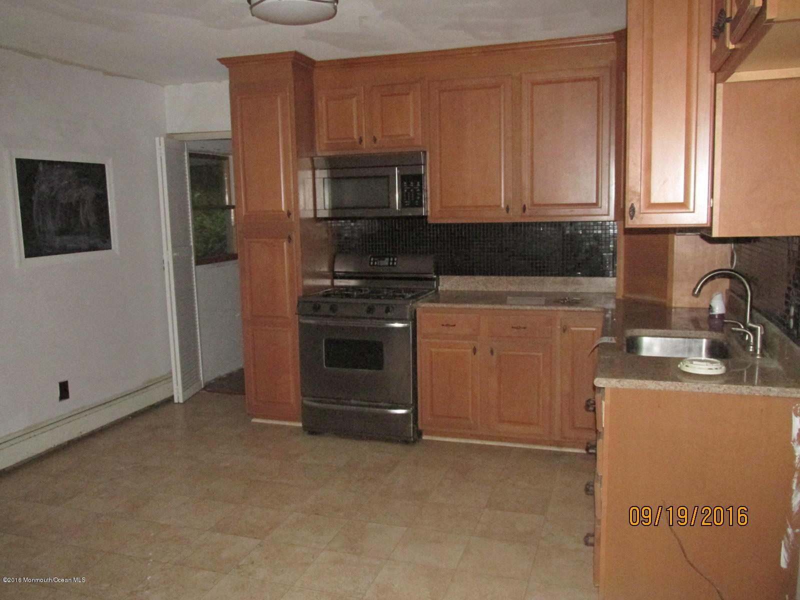 125 Eddy Road Manahawkin, NJ 08050 - Photo 3 of 9 IMG_8423