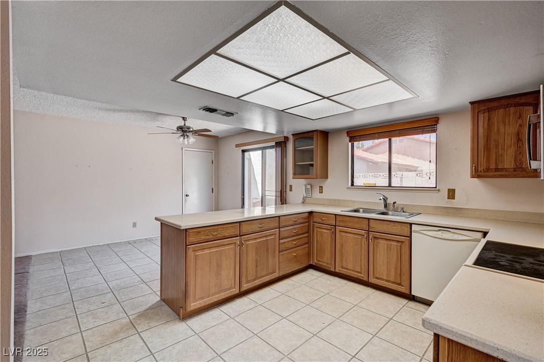 5274 Somerset Drive Las Vegas, NV 89120 - Photo 8 of 31 Gallery Image 8