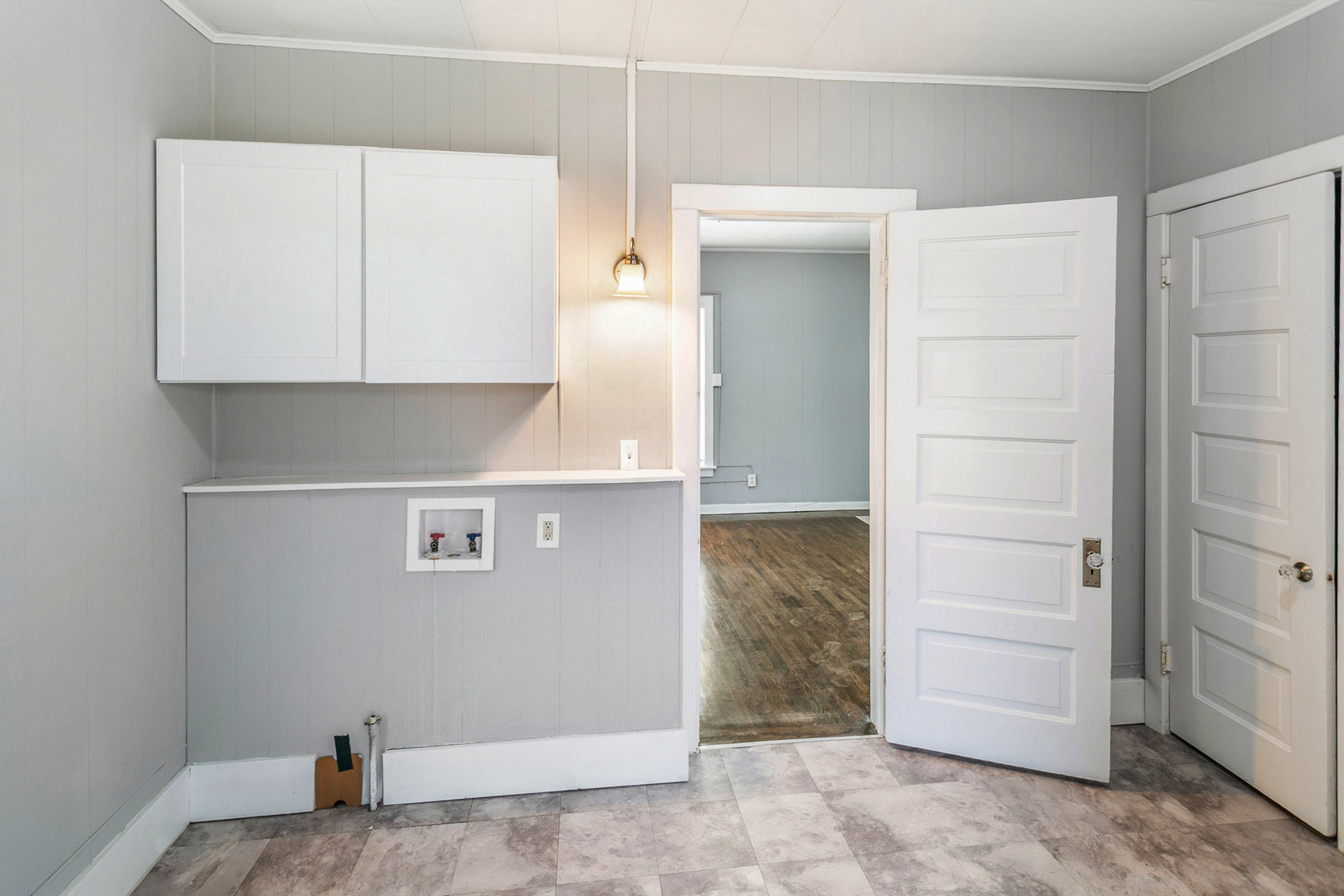 705 Nicholson Street Joliet, IL 60435 - Photo 12 of 26 a view of an empty room