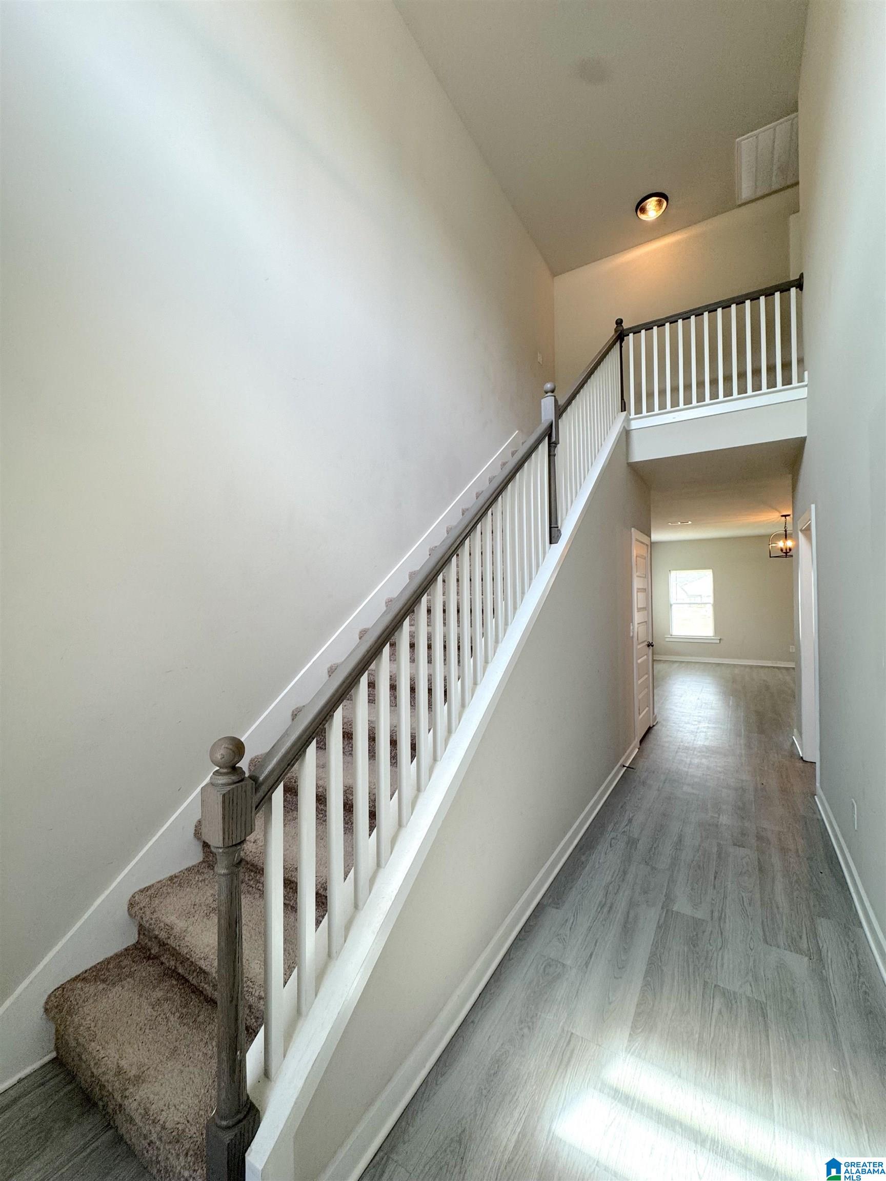 115 Ridgeview Circle Jemison, AL 35085 - Photo 4 of 38