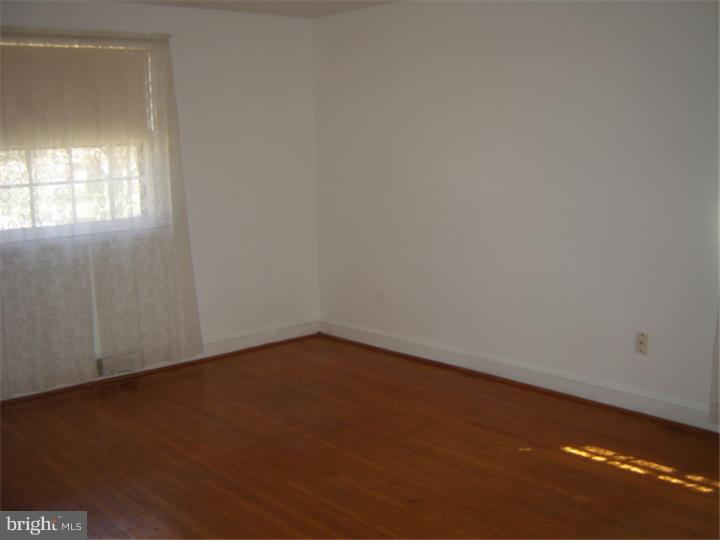 210 Grandview Road Media, PA 19063 - Photo 5 of 10 Living Room