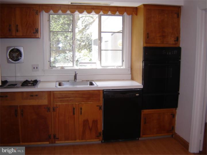 210 Grandview Road Media, PA 19063 - Photo 6 of 10 Kitchen