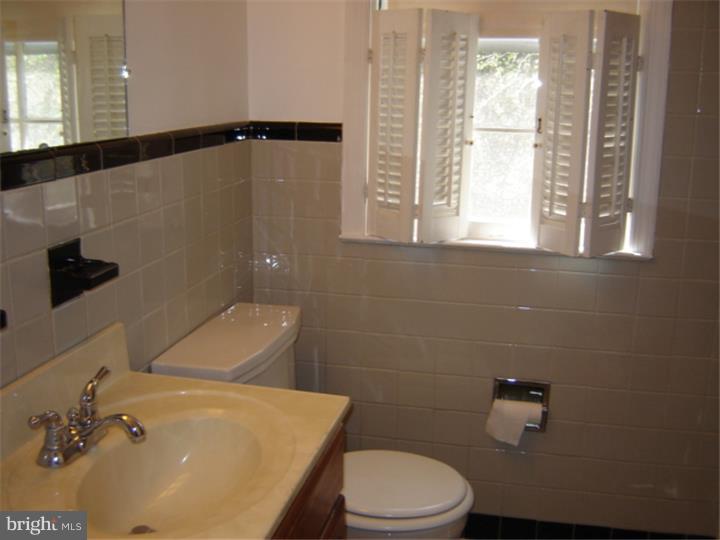 210 Grandview Road Media, PA 19063 - Photo 9 of 10 Bathroom