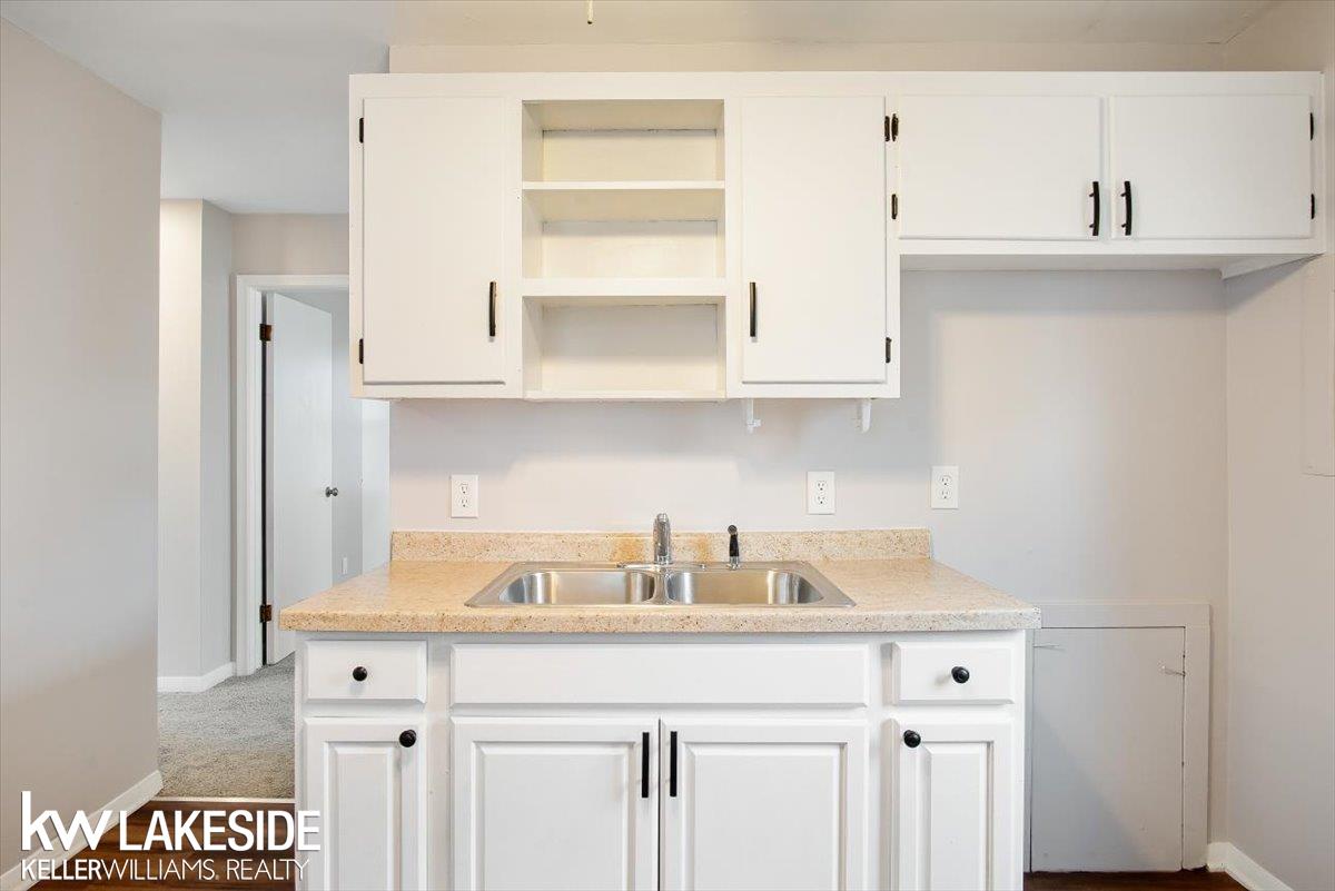 8111 Rivard Avenue Warren, MI 48089 - Photo 15 of 25 50170713-46861658-AF89-45AF-9077-E679918CFB8D.JPG