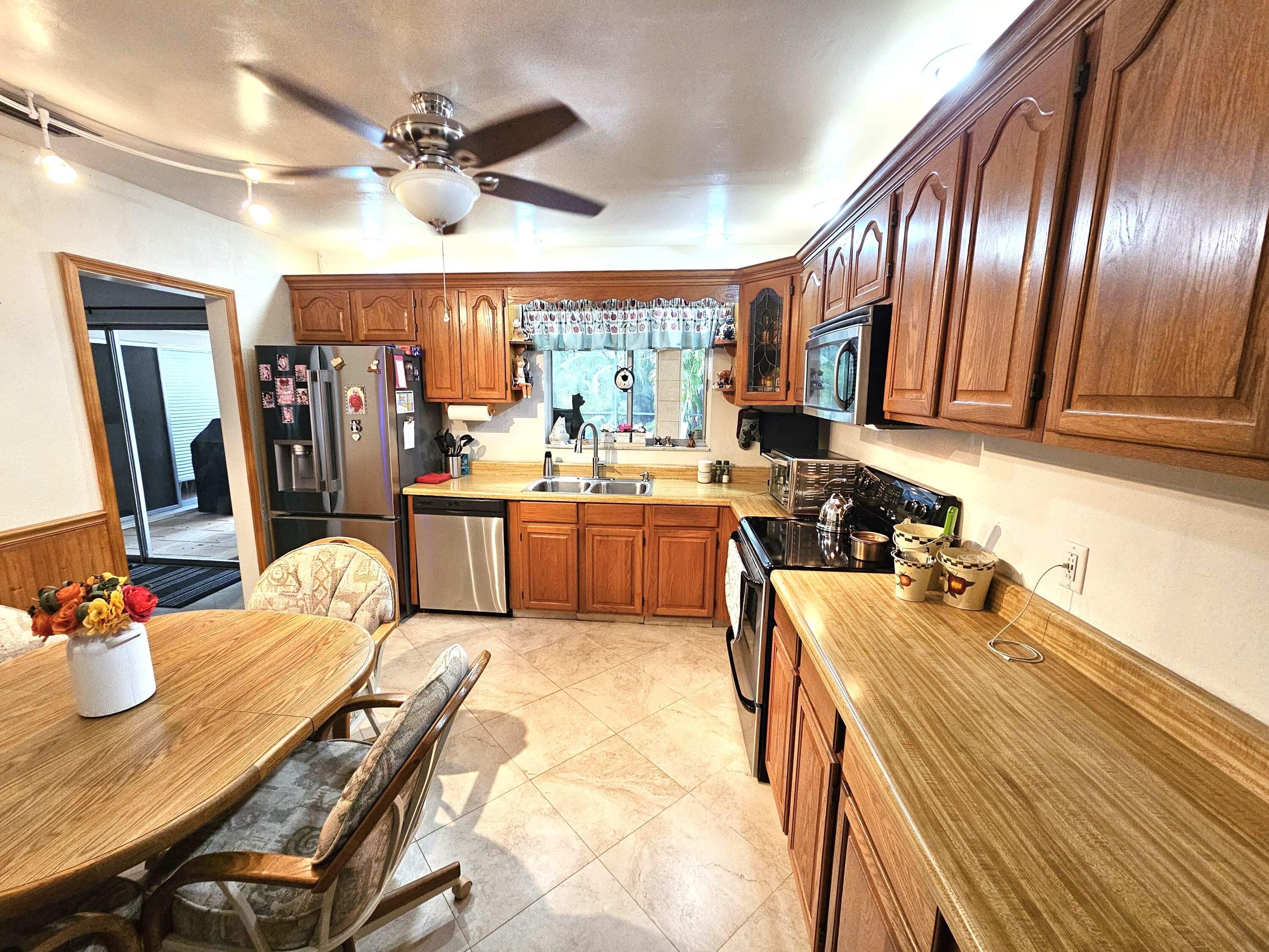 11500 Southwest 3rd Street Plantation, FL 33325 - Photo 12 of 17 HUGO KIT 3 JOANNA