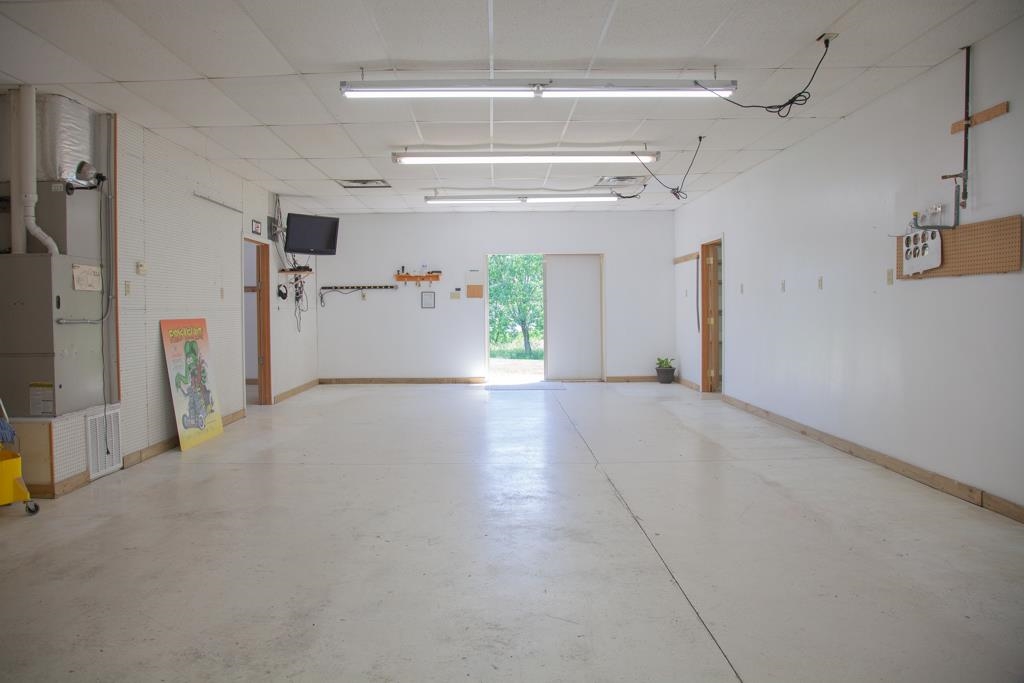 4911 Trautvetter Road Elberfeld, IN 47613 - Photo 29 of 36 Gallery Image 29