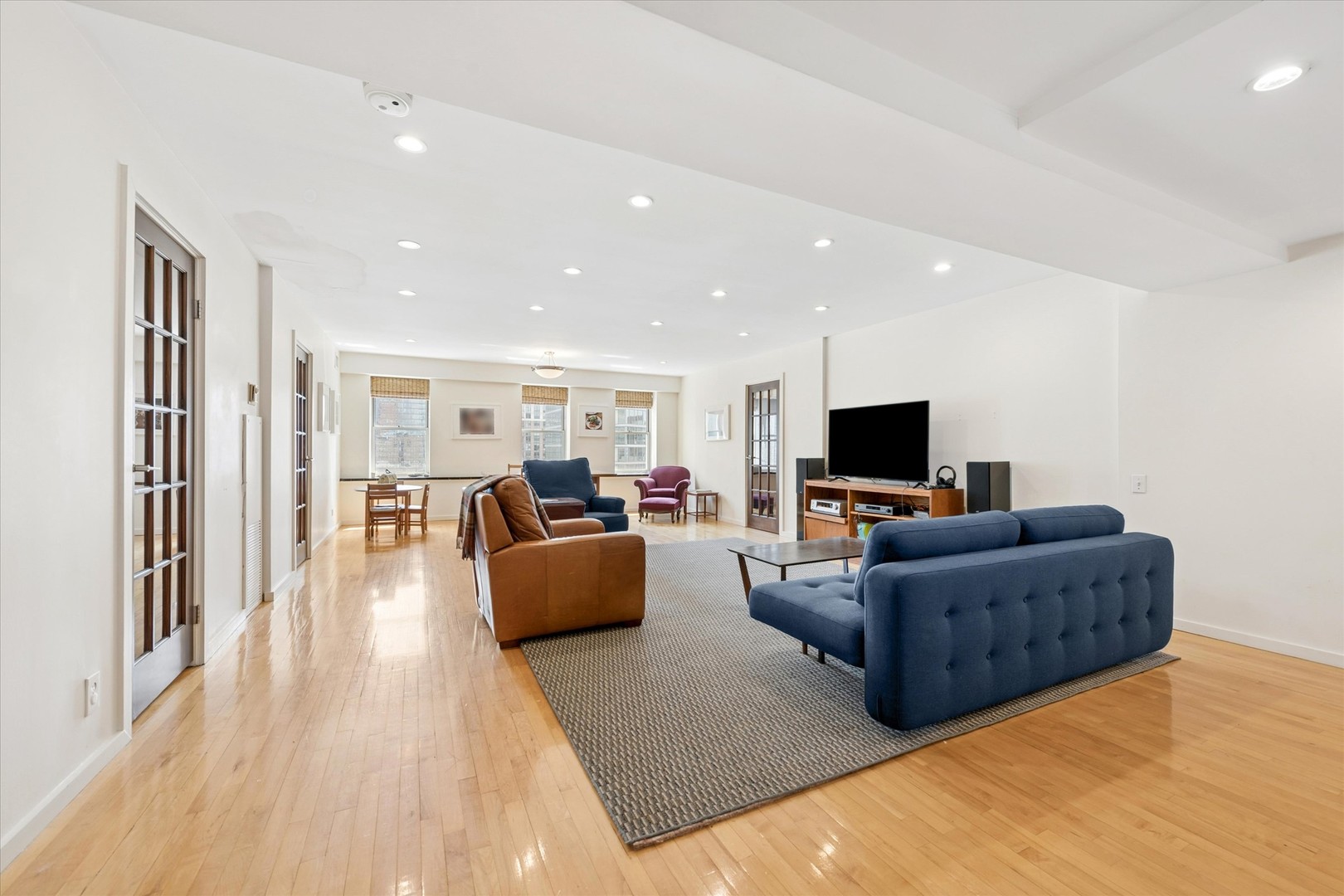 40 East 9th Street, Unit 1616 Chicago, IL 60605 - Photo 13 of 33