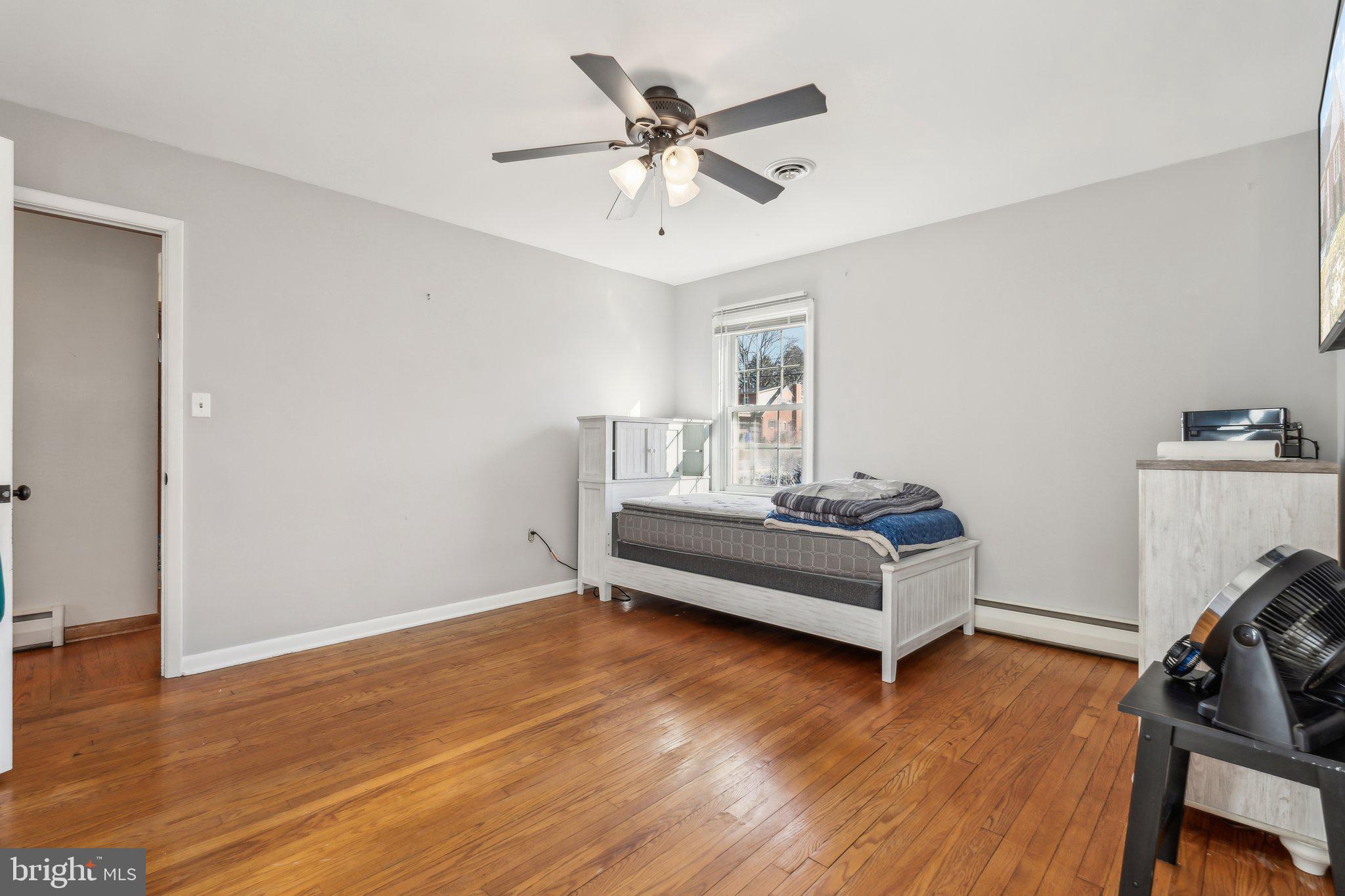 614 Schley Avenue Frederick, MD 21702 - Photo 10 of 25 Main Level BR 1 - Alt View