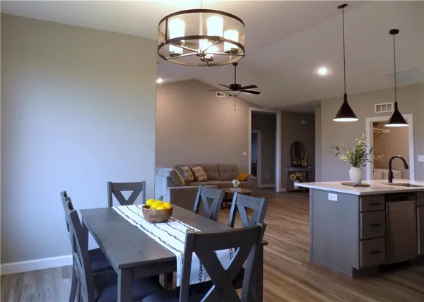 $389,500 | 1215 Alexander Court, Ottawa, KS 66067