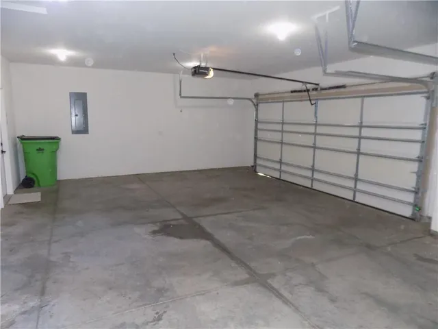 $395,000 | 1215 Alexander Court, Ottawa, KS 66067