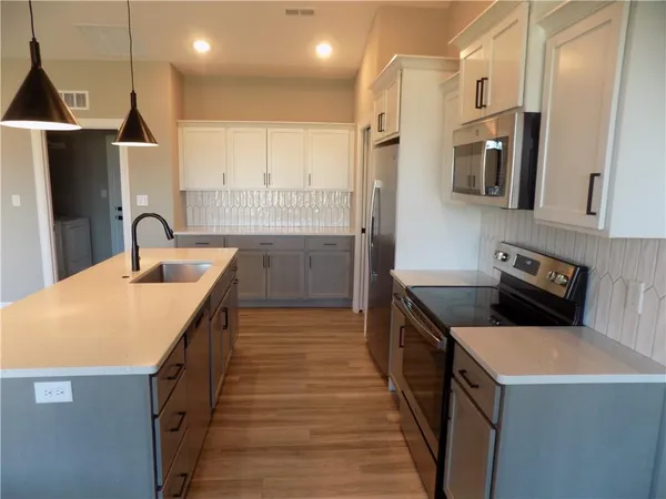 $389,500 | 1215 Alexander Court, Ottawa, KS 66067