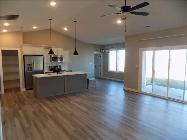 $389,500 | 1215 Alexander Court, Ottawa, KS 66067