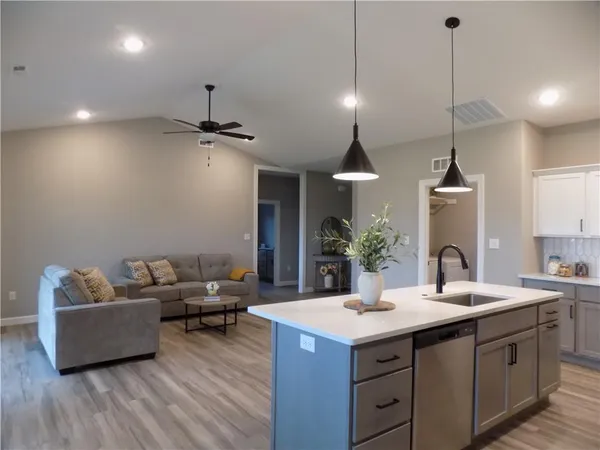 $389,500 | 1215 Alexander Court, Ottawa, KS 66067