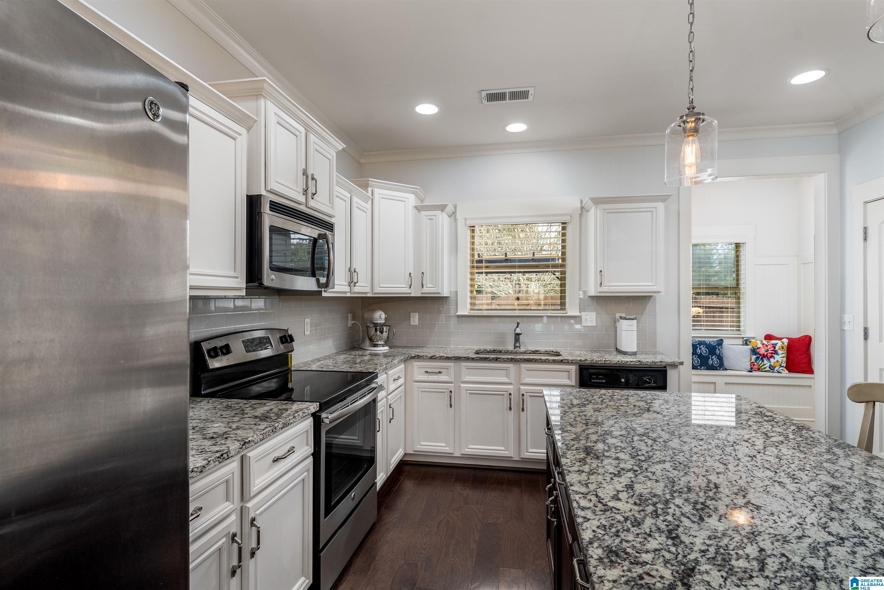 5249 Meadow Ridge Trail Bessemer, AL 35022 - Photo 15 of 37