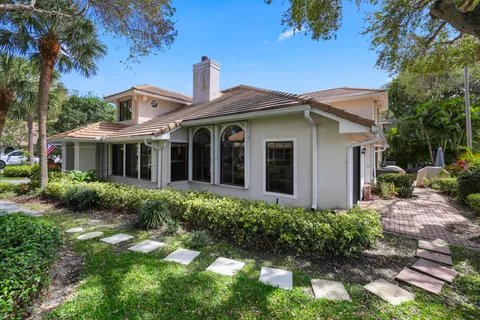 $795,000 | 461 Coral Cove Drive, Juno Beach, FL 33408