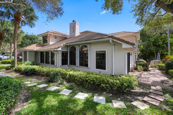 $795,000 | 461 Coral Cove Drive, Juno Beach, FL 33408