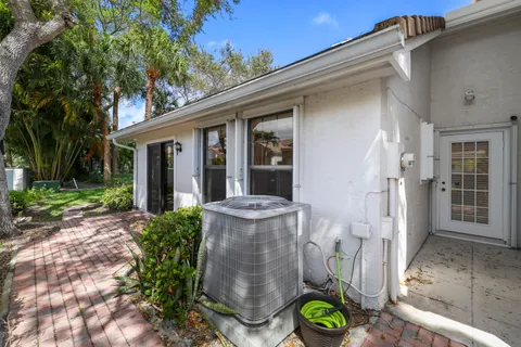 $795,000 | 461 Coral Cove Drive, Juno Beach, FL 33408