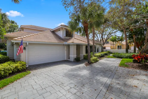 $795,000 | 461 Coral Cove Drive, Juno Beach, FL 33408