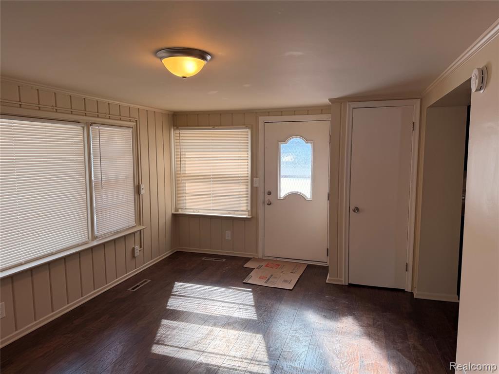 1010 North Adams Road Rochester, MI 48306 - Photo 4 of 29