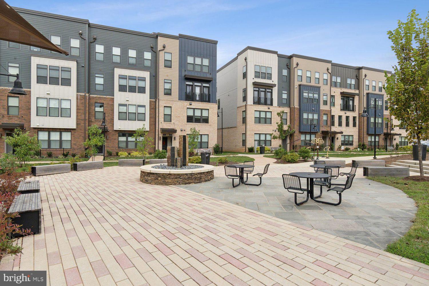 1641 Bandit Loop Reston, VA 20190 - Photo 37 of 48