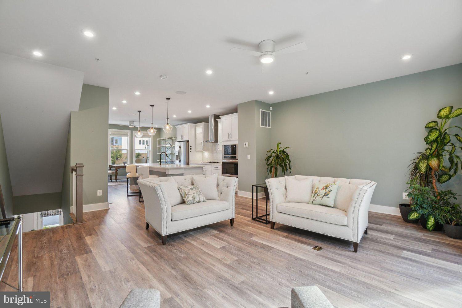 1641 Bandit Loop Reston, VA 20190 - Photo 5 of 48