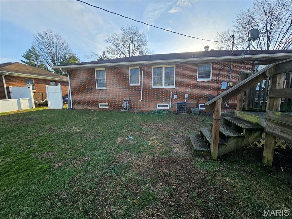 143 Reno Avenue East Alton, IL 62024 - Photo 4 of 35