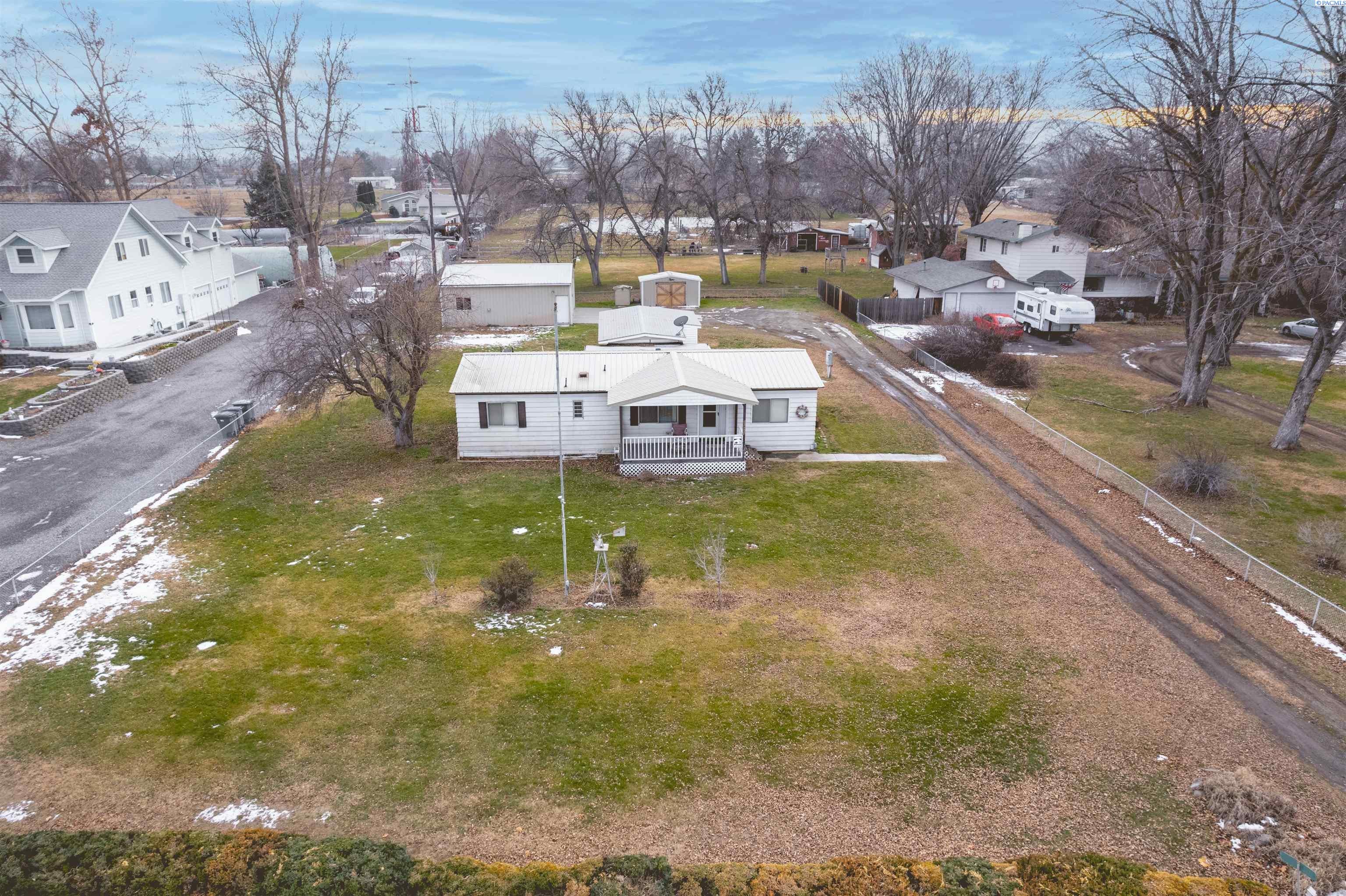 208903 East Finley Road Kennewick, WA 99337 - Photo 2 of 21 Gallery Image 2