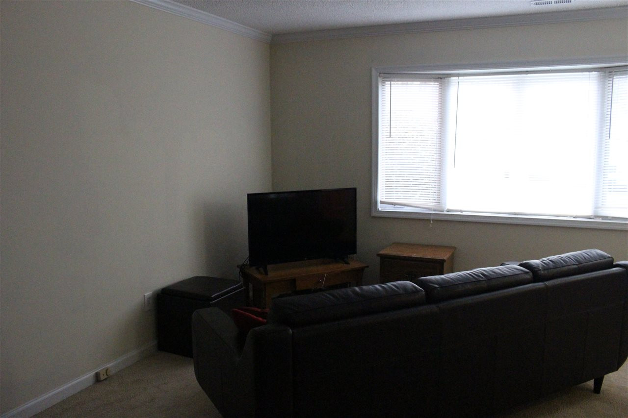 8003 Brown Bark Place Raleigh, NC 27615 - Photo 6 of 16 Living Room