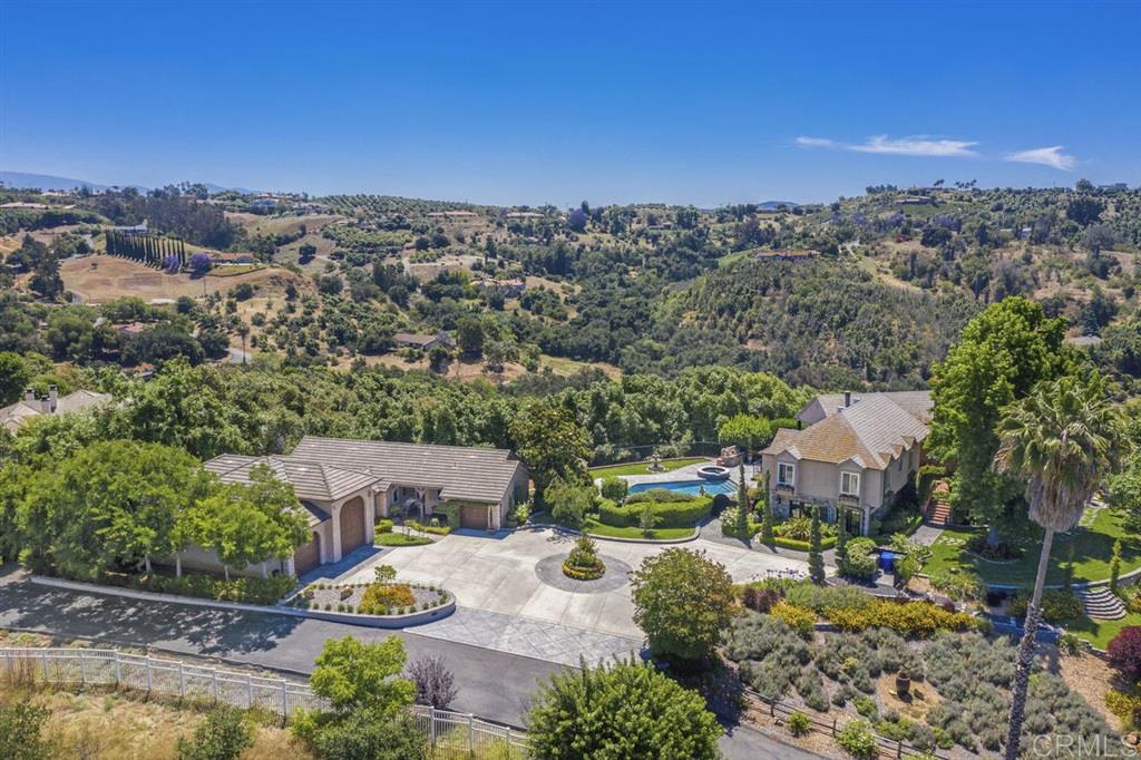 2222 Country Road Fallbrook, CA 92028 - Photo 2 of 25