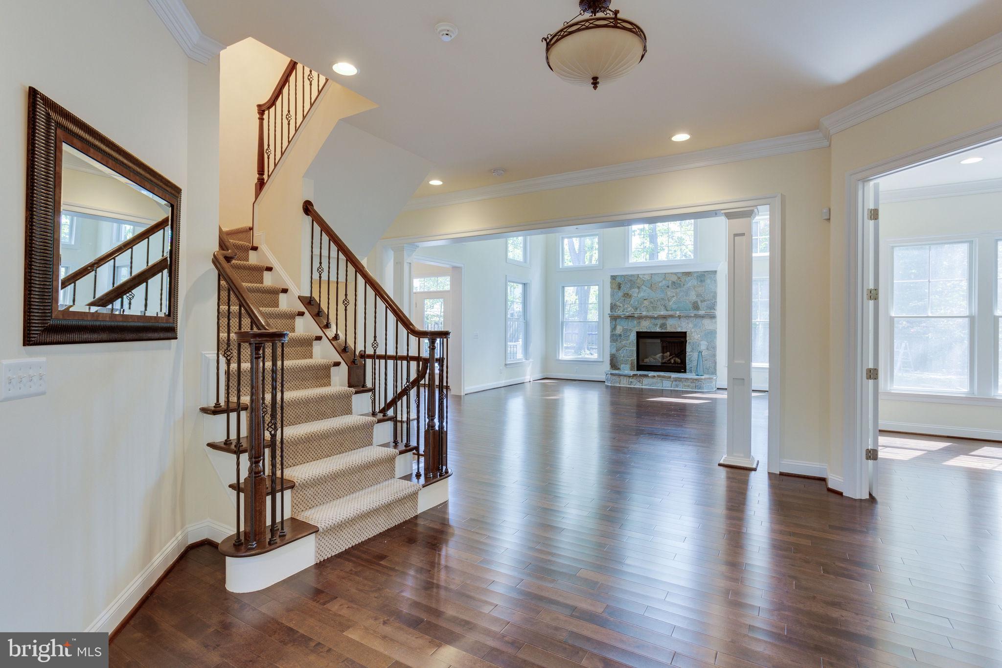 1709 Besley Road Vienna, VA 22182 - Photo 4 of 51 Spacious hall