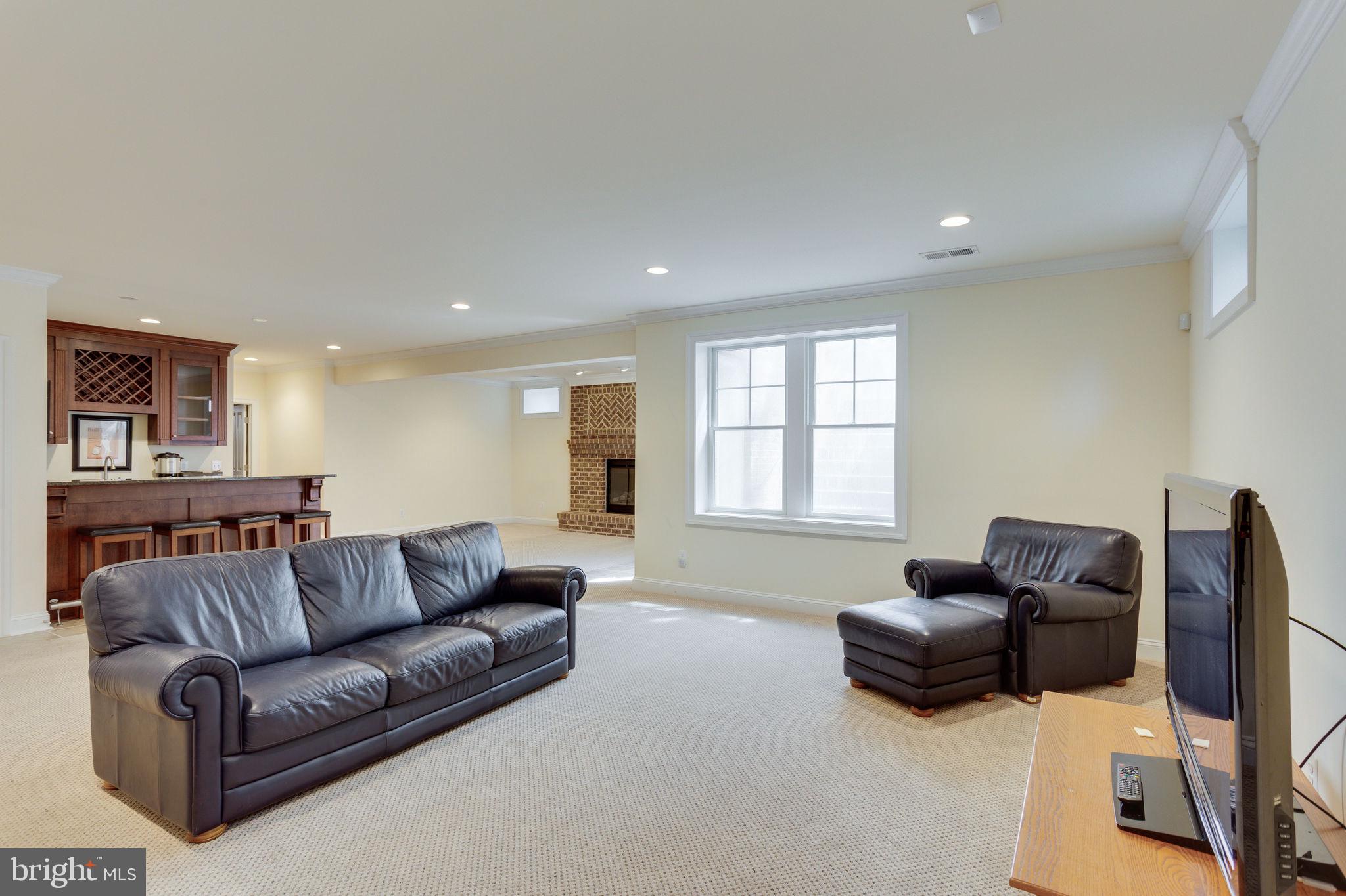 1709 Besley Road Vienna, VA 22182 - Photo 42 of 51 Gallery Image 42