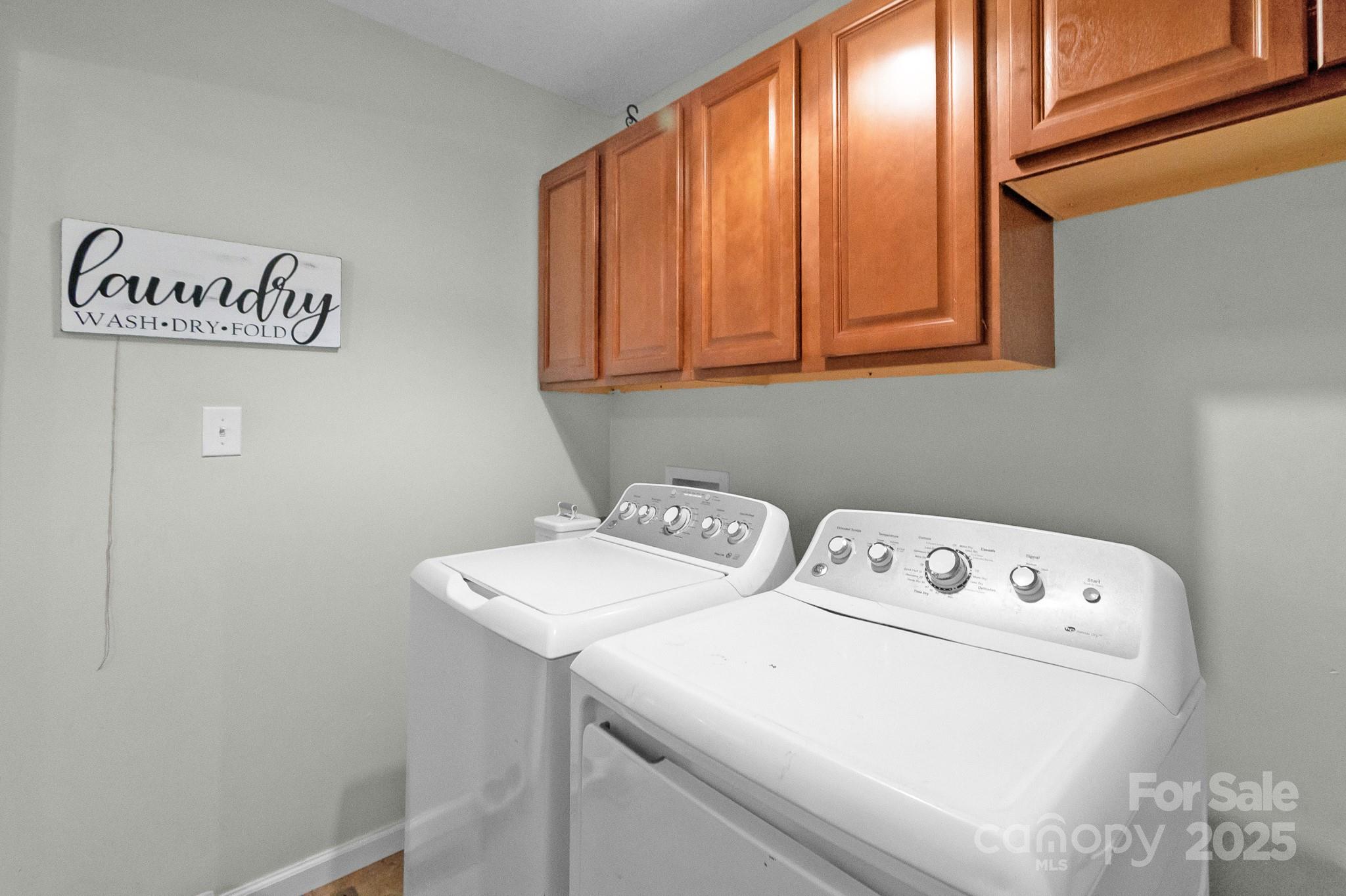 2578 Laboratory Road Lincolnton, NC 28092 - Photo 27 of 34 a utility room with dryer and washer