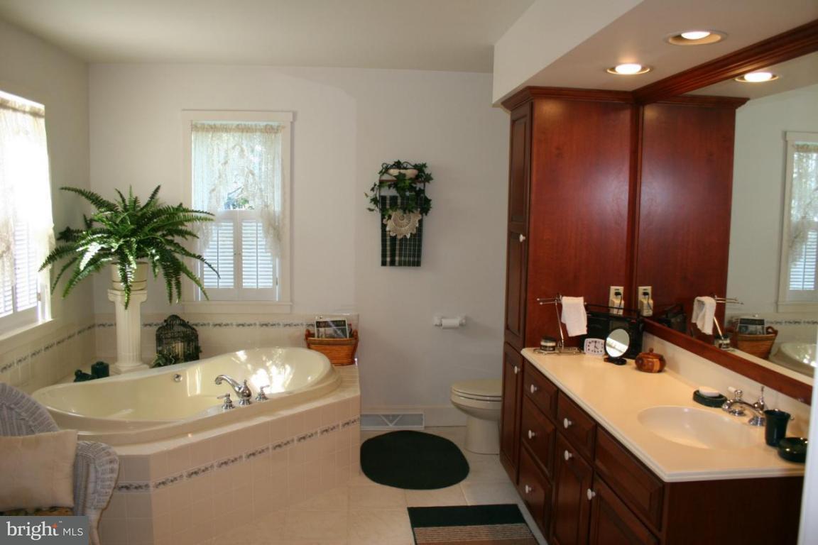 1540 Newport Road Manheim, PA 17545 - Photo 9 of 14