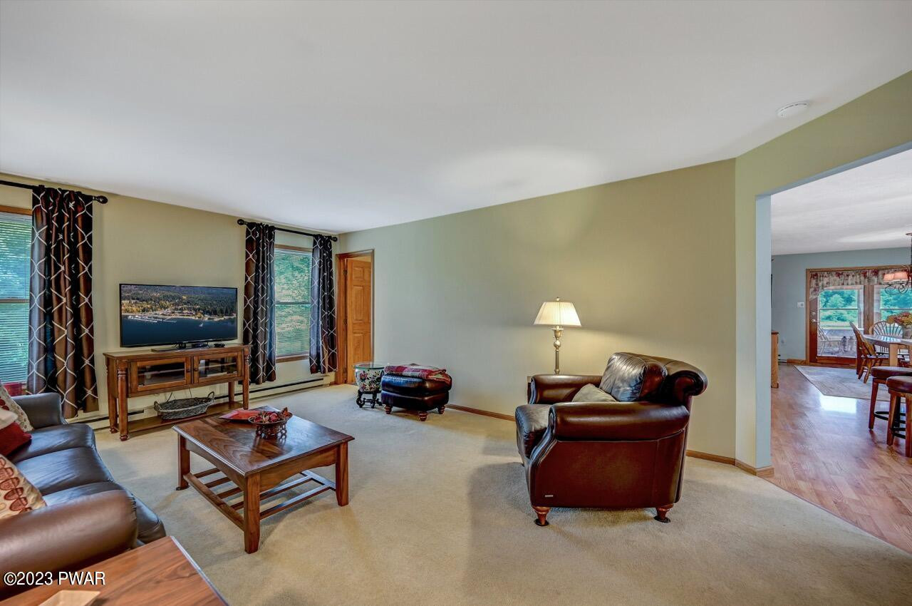 194 North Smith Road Waymart, PA 18472 - Photo 23 of 88 Family Room
