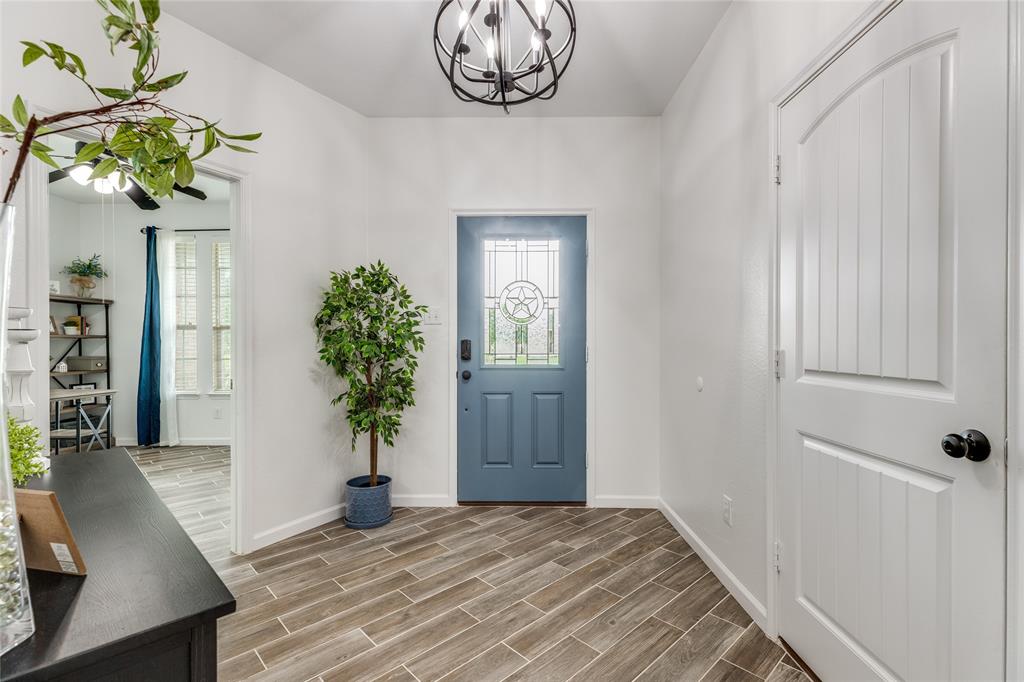 1800 Rodeo Drive Anna, TX 75409 - Photo 6 of 33 Light and bright.
