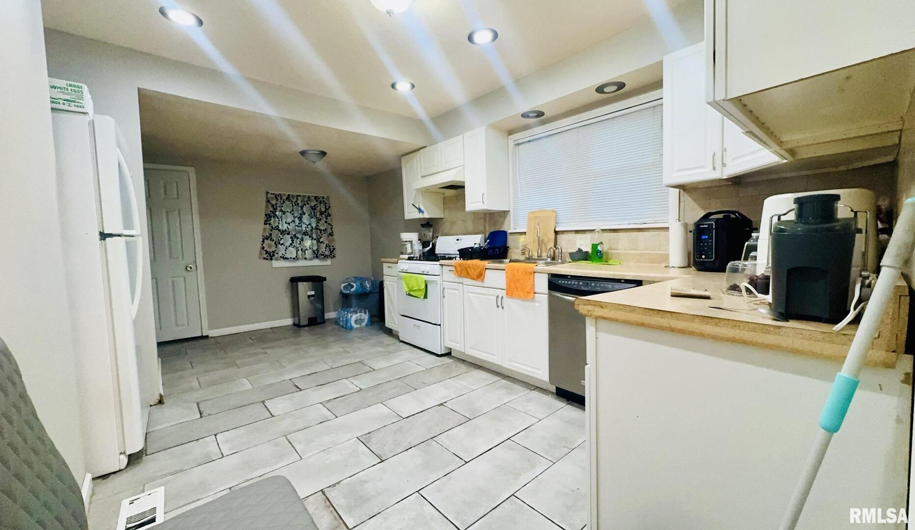 809 North 12th Street Herrin, IL 62948 - Photo 8 of 15