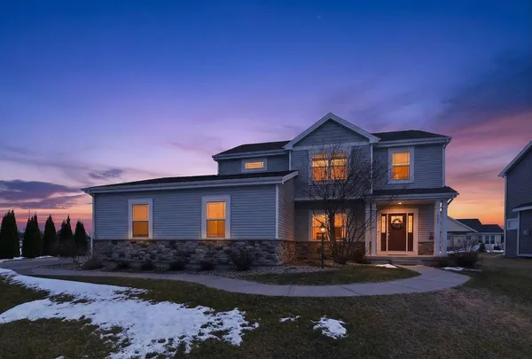 $725,000 | 493 Crescendo Drive, Sun Prairie, WI 53590