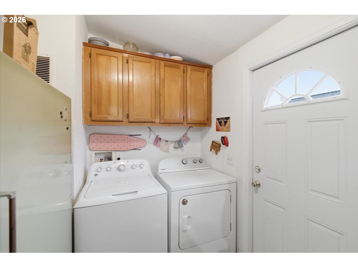 660 Wassom Street Lebanon, OR 97355 - Photo 17 of 48