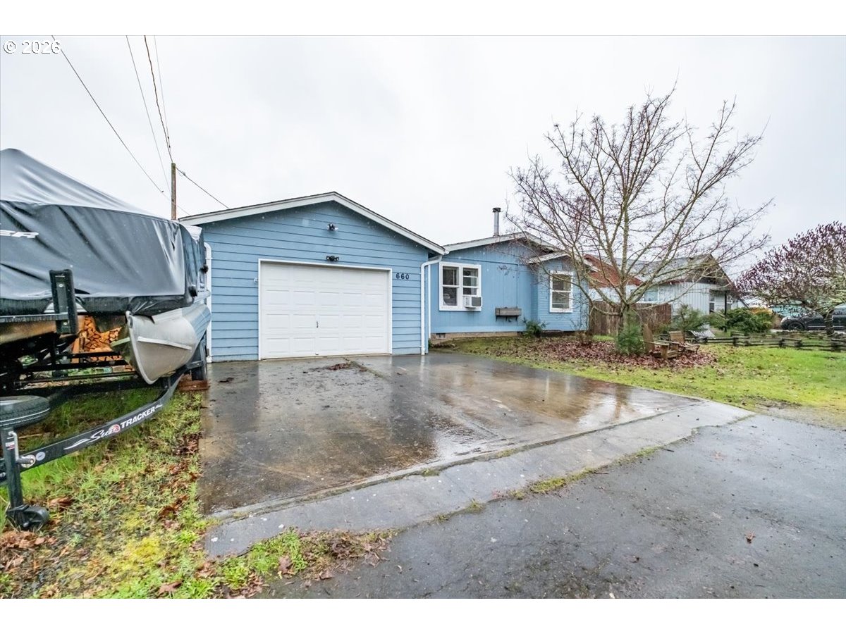 660 Wassom Street Lebanon, OR 97355 - Photo 2 of 48