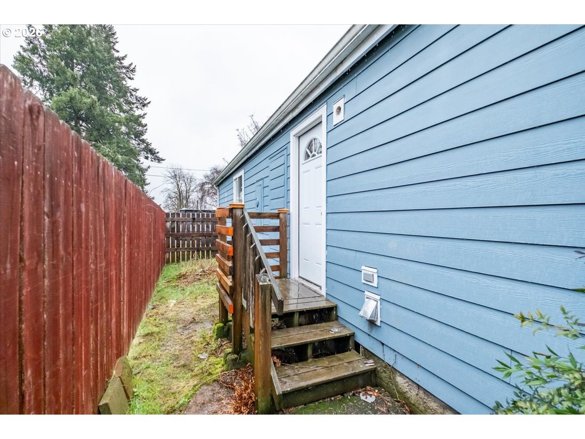 660 Wassom Street Lebanon, OR 97355 - Photo 32 of 48