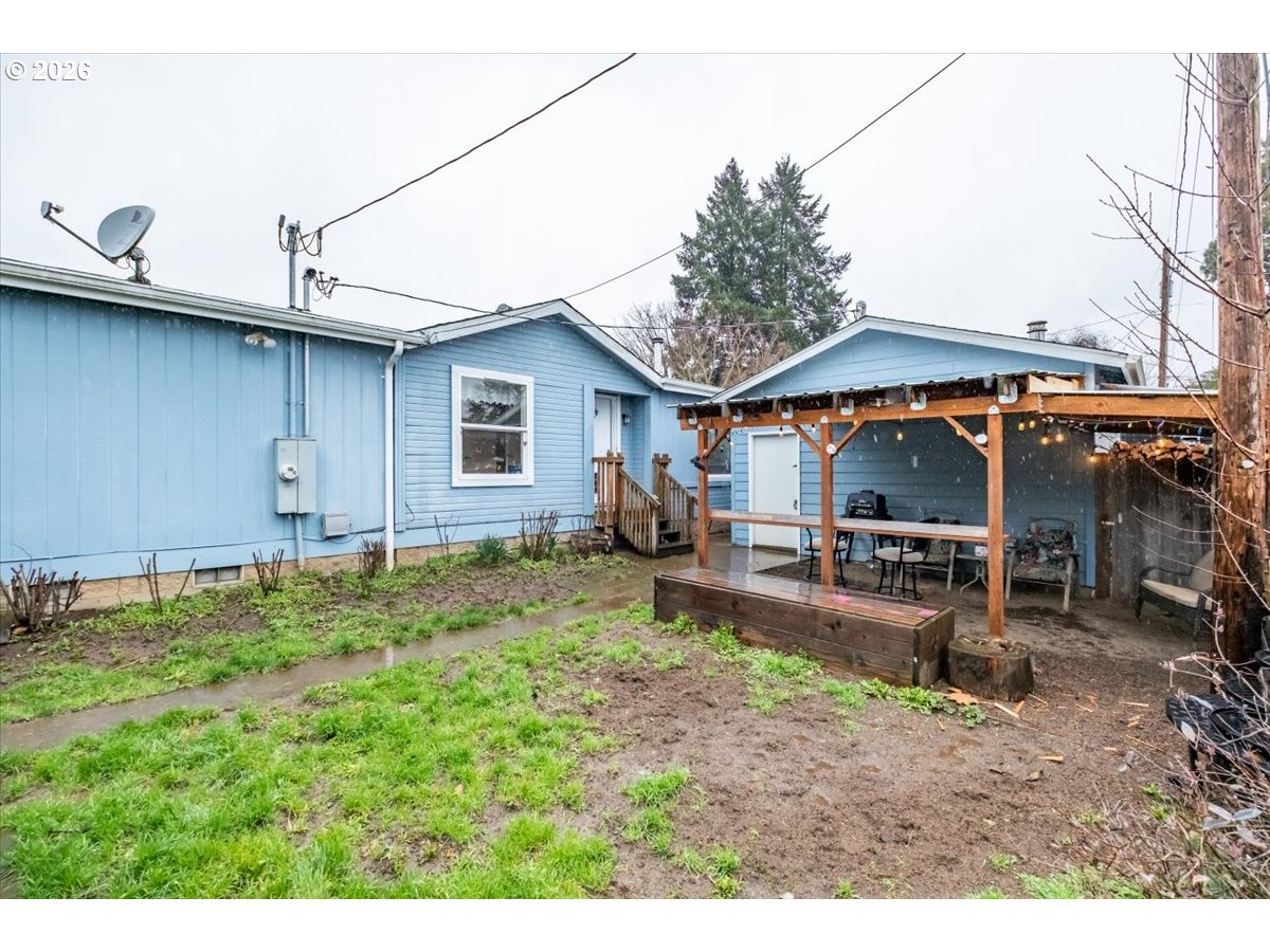 660 Wassom Street Lebanon, OR 97355 - Photo 33 of 48