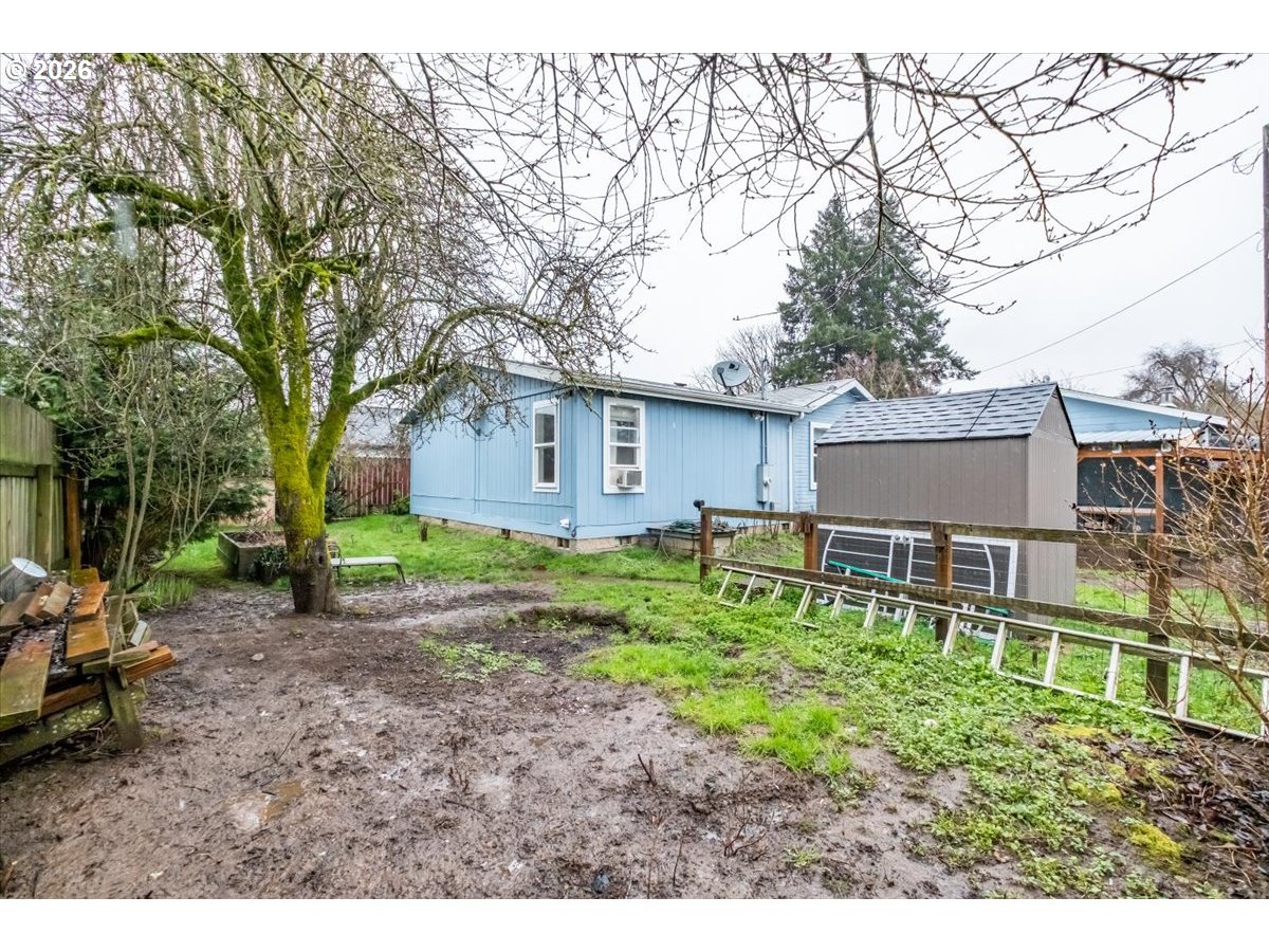 660 Wassom Street Lebanon, OR 97355 - Photo 35 of 48