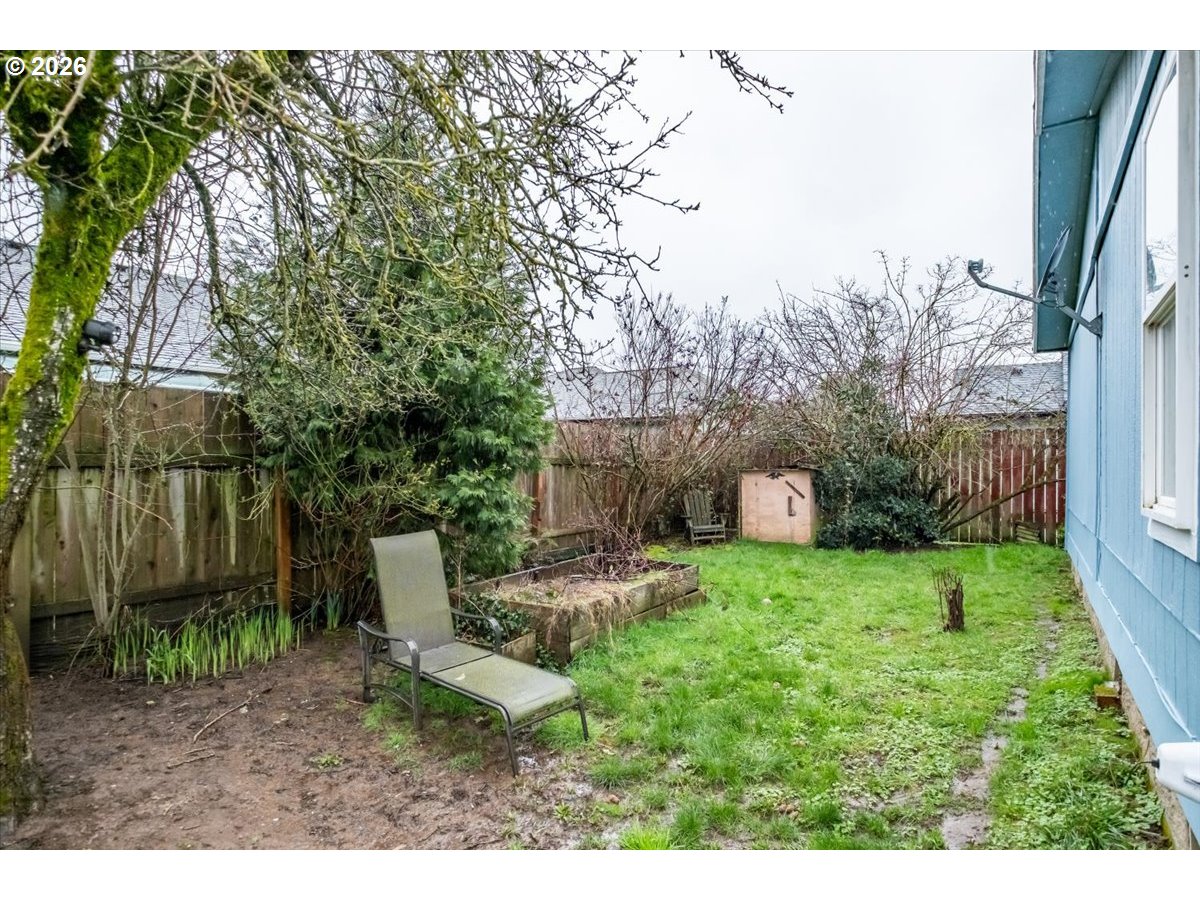 660 Wassom Street Lebanon, OR 97355 - Photo 37 of 48