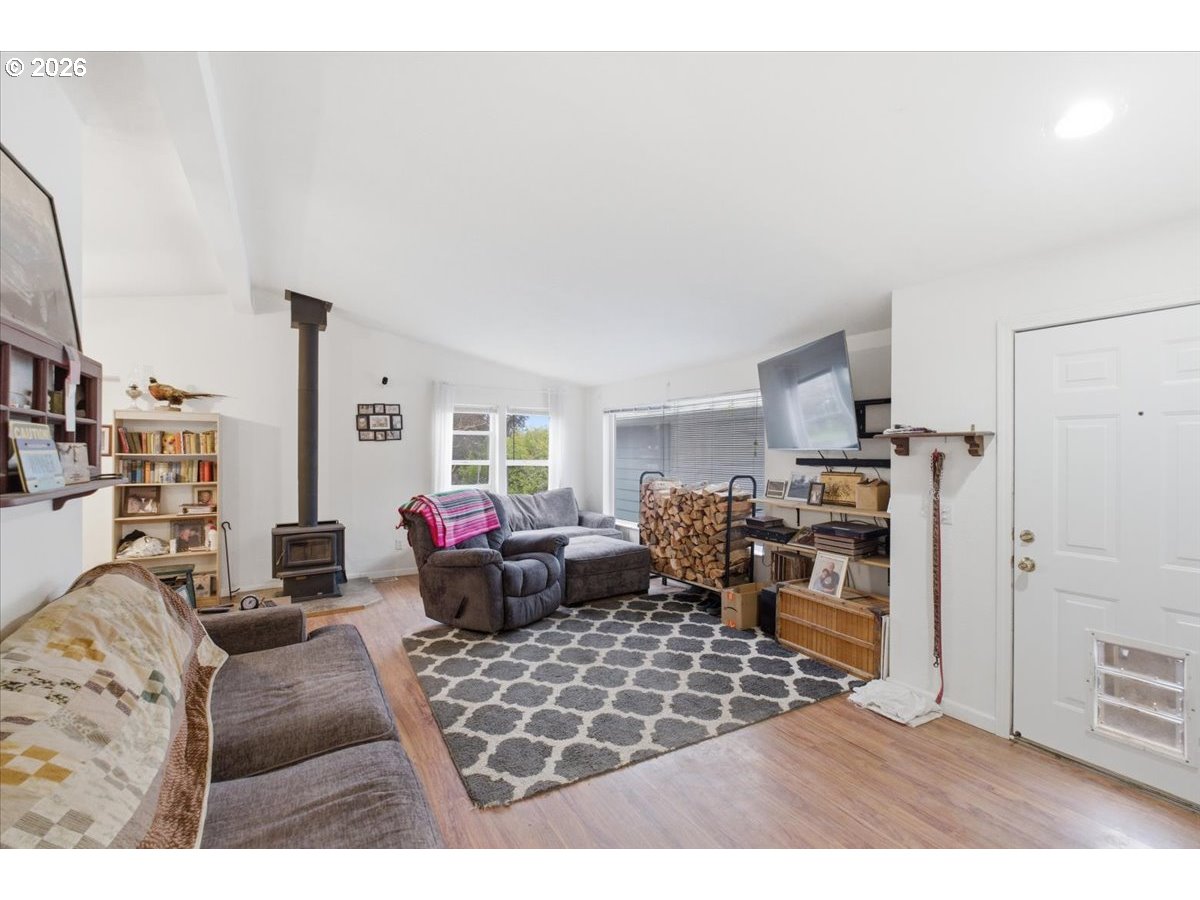 660 Wassom Street Lebanon, OR 97355 - Photo 5 of 48