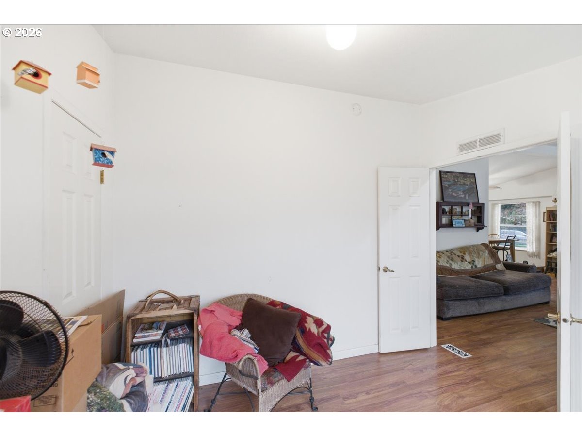 660 Wassom Street Lebanon, OR 97355 - Photo 8 of 48
