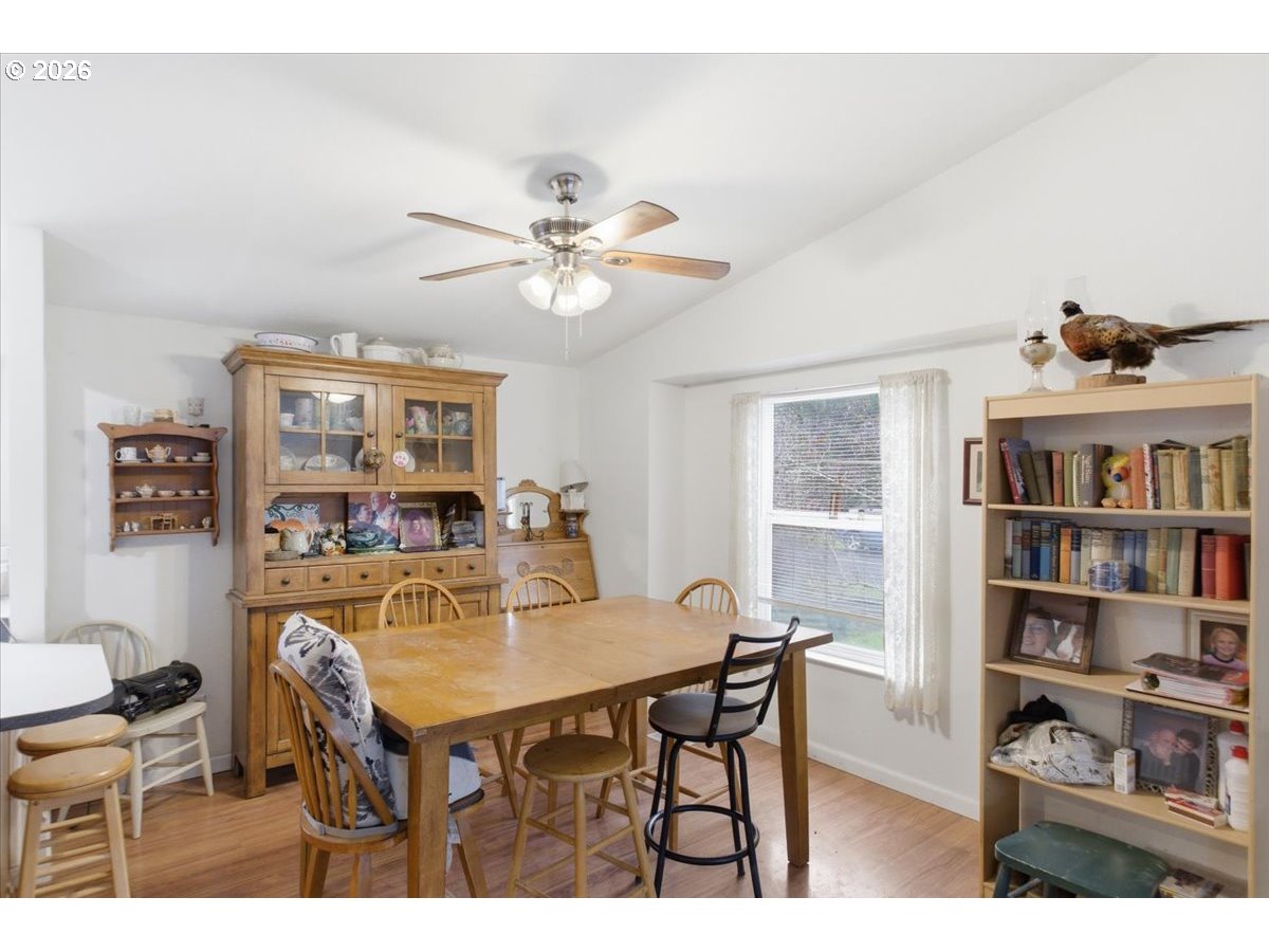 660 Wassom Street Lebanon, OR 97355 - Photo 10 of 48